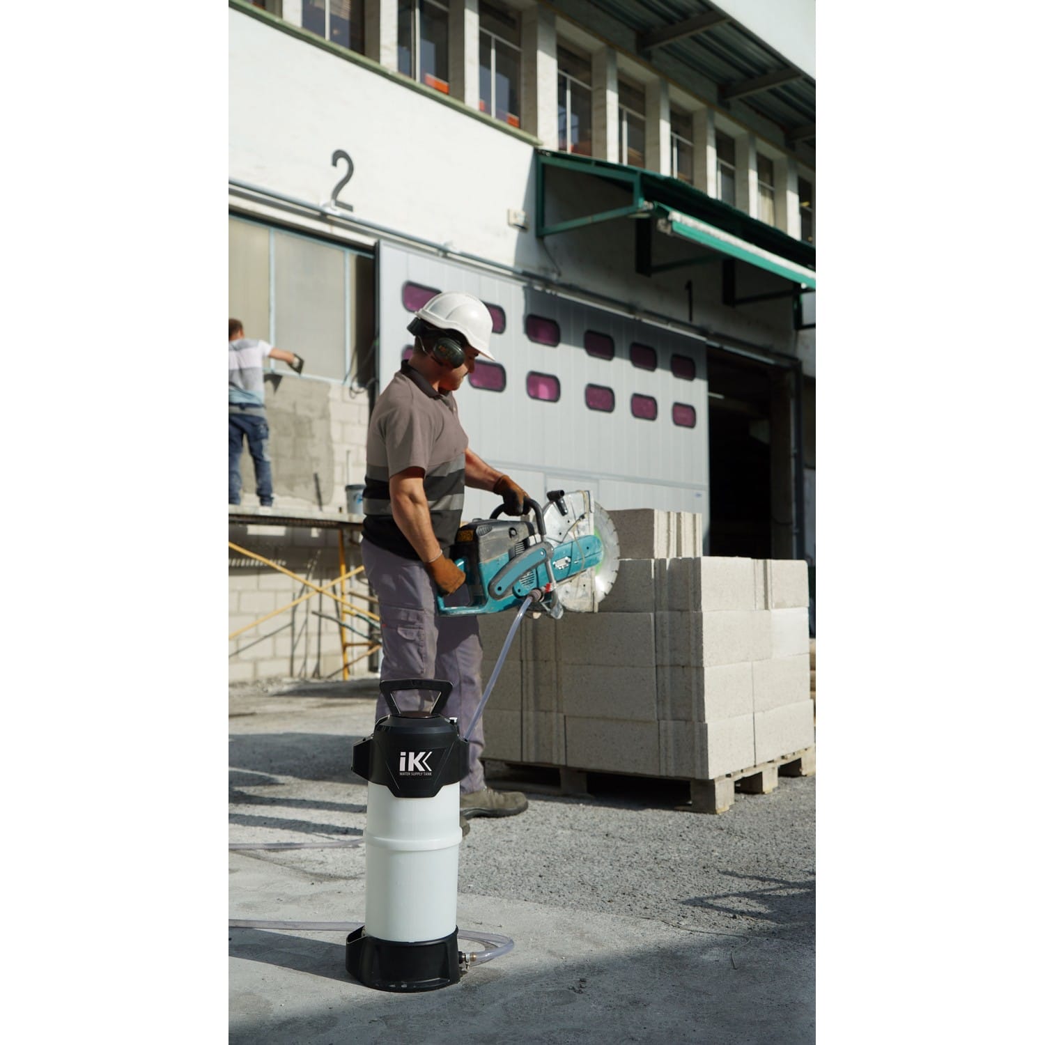 IK Water Supply Tank - 8l Pumpsprühgerät, Weiß für verschiedene Einsatzbereiche