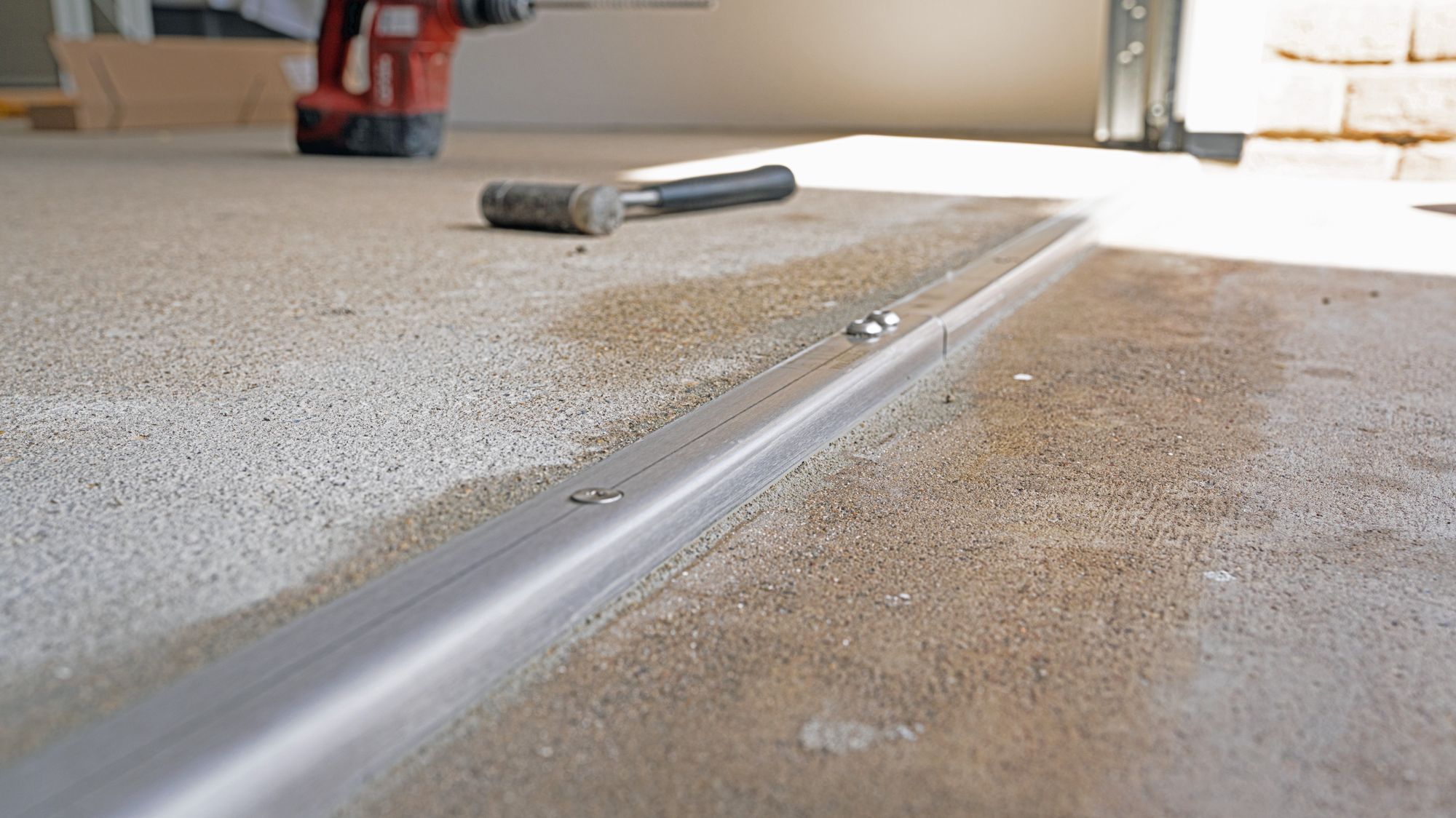 4DOOR Bodenschienen 2 teilig aus Edelstahl, 2495 mm für Schwing- & Sektionaltore BILD 1